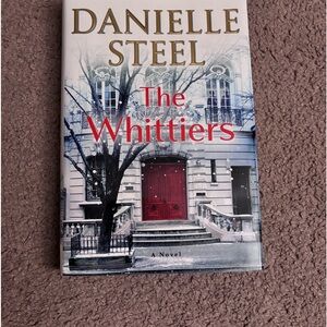 Danielle Steele Book bundle set of 2 Finding Ashley The Whittiers Hardback